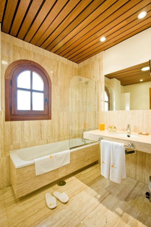 Bodegas Hacienda Albae Guest House Argamasilla de Alba Cameră foto